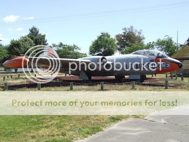 http://i327.photobucket.com/albums/k458/PaulAling1976/Castle%20Air%20Museum/CAM80.jpg